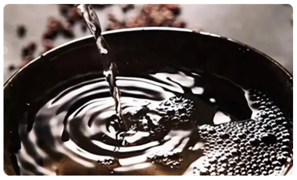 酱香型白酒为何不是白色而是微黄的?