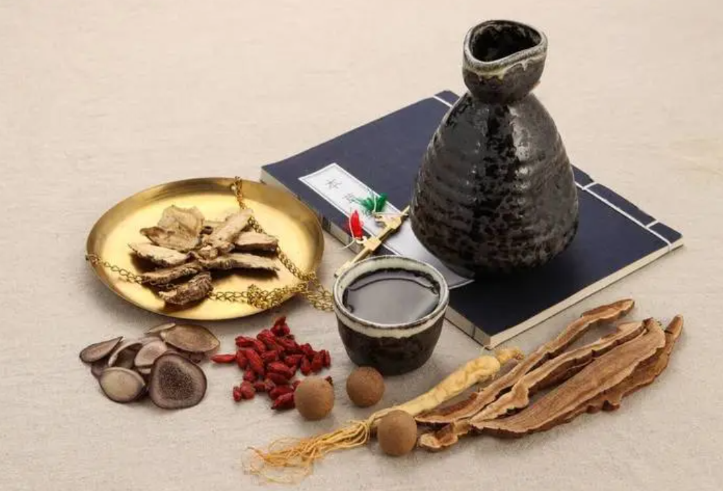 秋天喝酱酒，如何喝才能尽兴又养生？