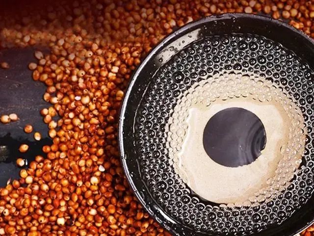 酱香型全息养生白酒：传统工艺与现代科技的完美结合